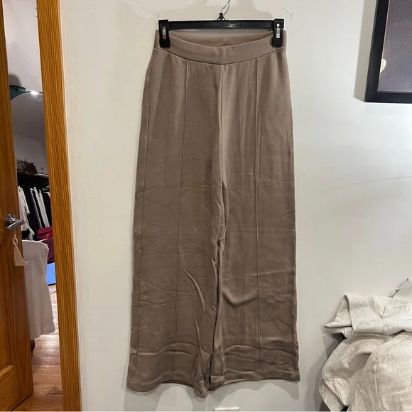 Aritzia The Group Lounge Set - Picture 6 of 9